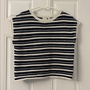 Joie Short sleeve navy and White sequin Striped Sweater
Sz small